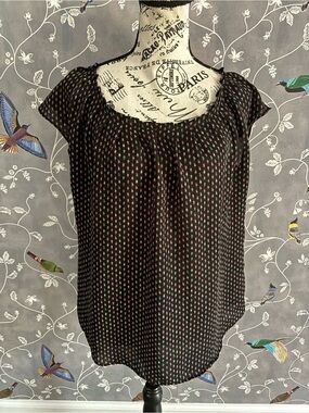 LC Lauren Conrad Black Micro Pattern Cap Sleeve Blouse Women size M